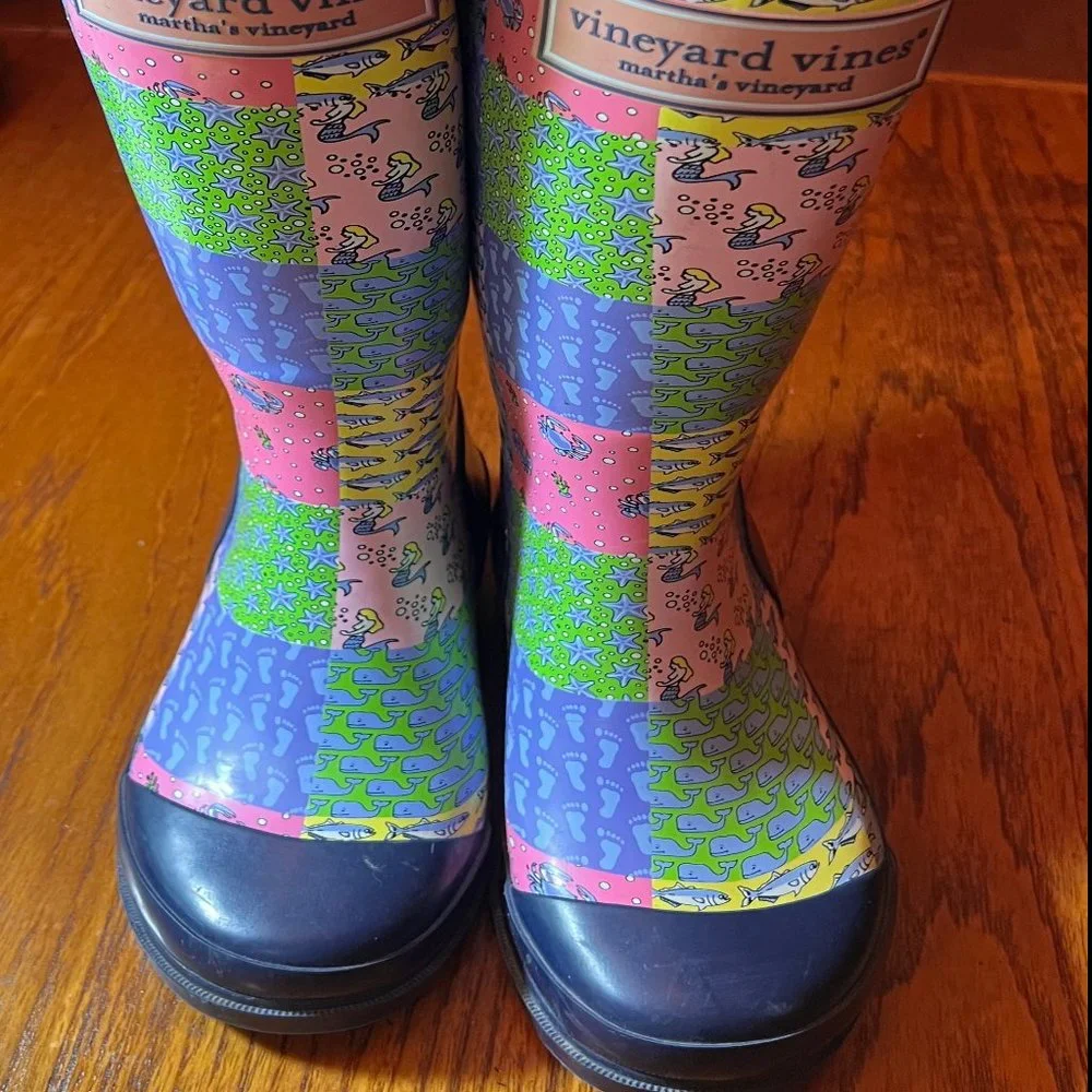 Vineyard vines rain boots size 7